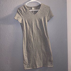 Old navy form fitting casual dress. Size small never worn great condition